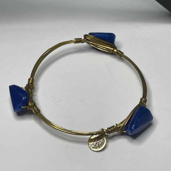 BOURBON & BOWETIES gold tone bracelet bangle faceted blue agate signed jewelry - Picture 1 of 9